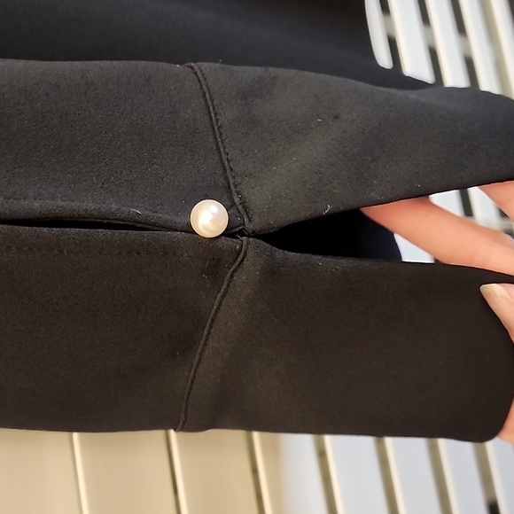 Ann Taylor Black Long Sleeve Top With Pearl Accents sz XL - Picture 4 of 6